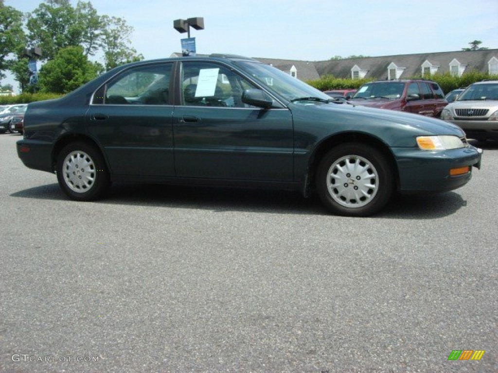 1996 Accord EX Sedan - Dark Eucalyptus Green Pearl Metallic / Gray photo #2