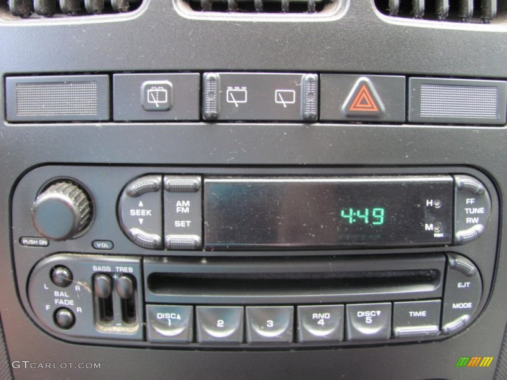 2002 Caravan SE - Patriot Blue Pearl / Taupe photo #6