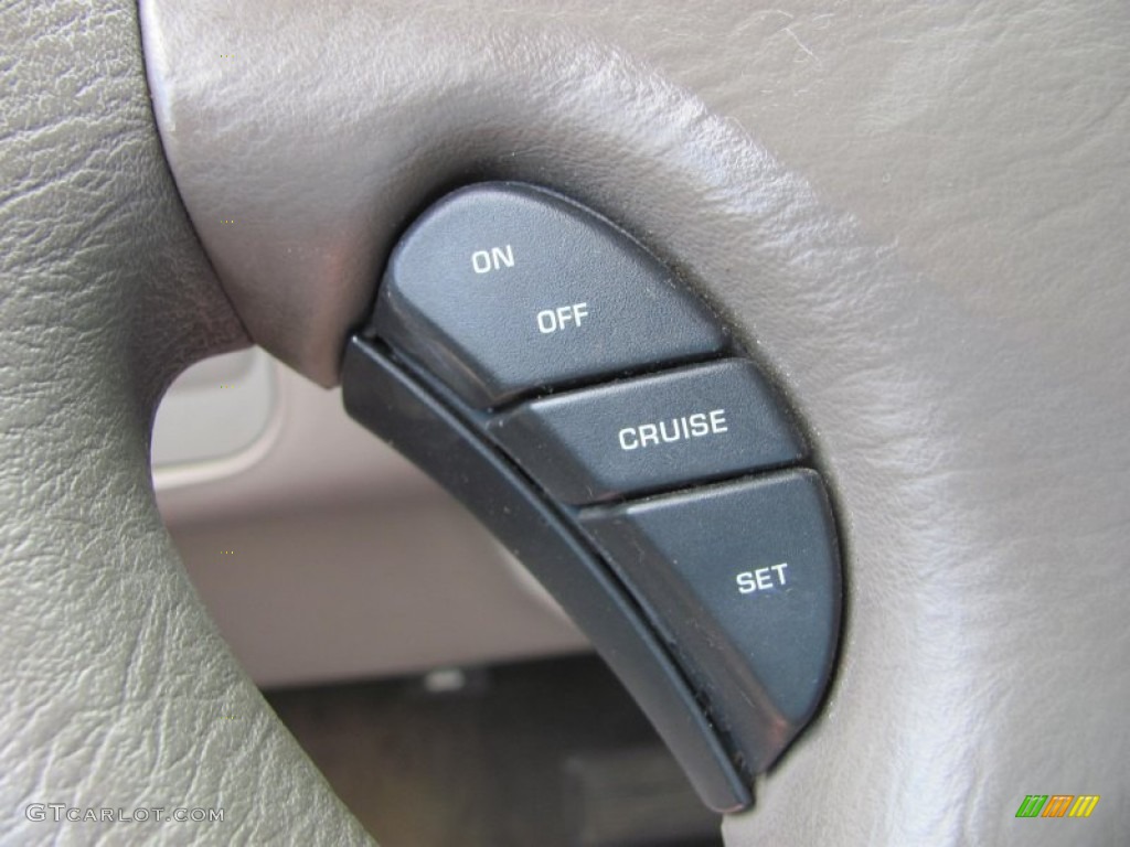 2002 Caravan SE - Patriot Blue Pearl / Taupe photo #7