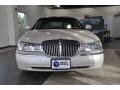 2001 Ivory Parchment Tri Coat Lincoln Town Car Signature  photo #3