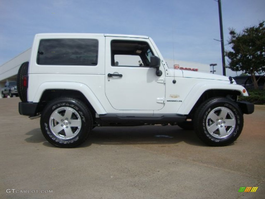 2011 Wrangler Sahara 4x4 - Bright White / Black/Dark Saddle photo #2