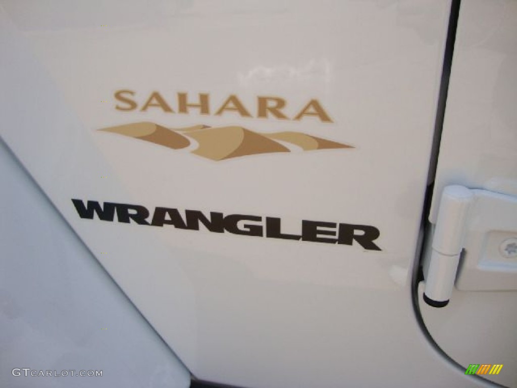 2011 Wrangler Sahara 4x4 - Bright White / Black/Dark Saddle photo #14