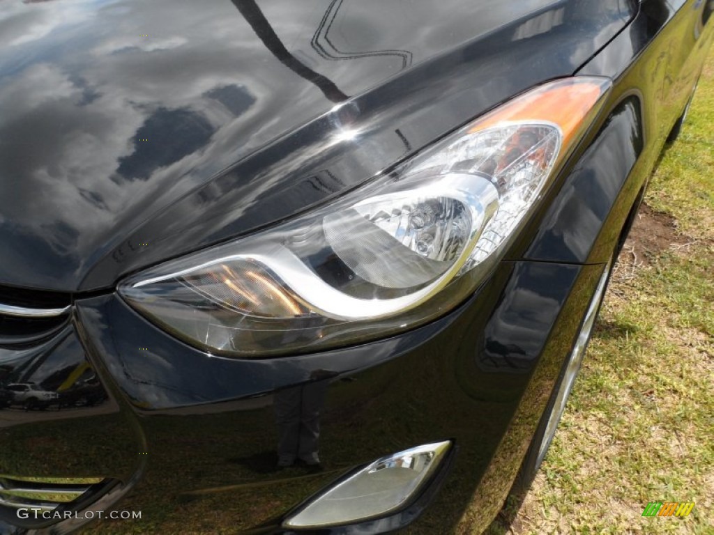 2012 Elantra Limited - Midnight Black / Beige photo #9