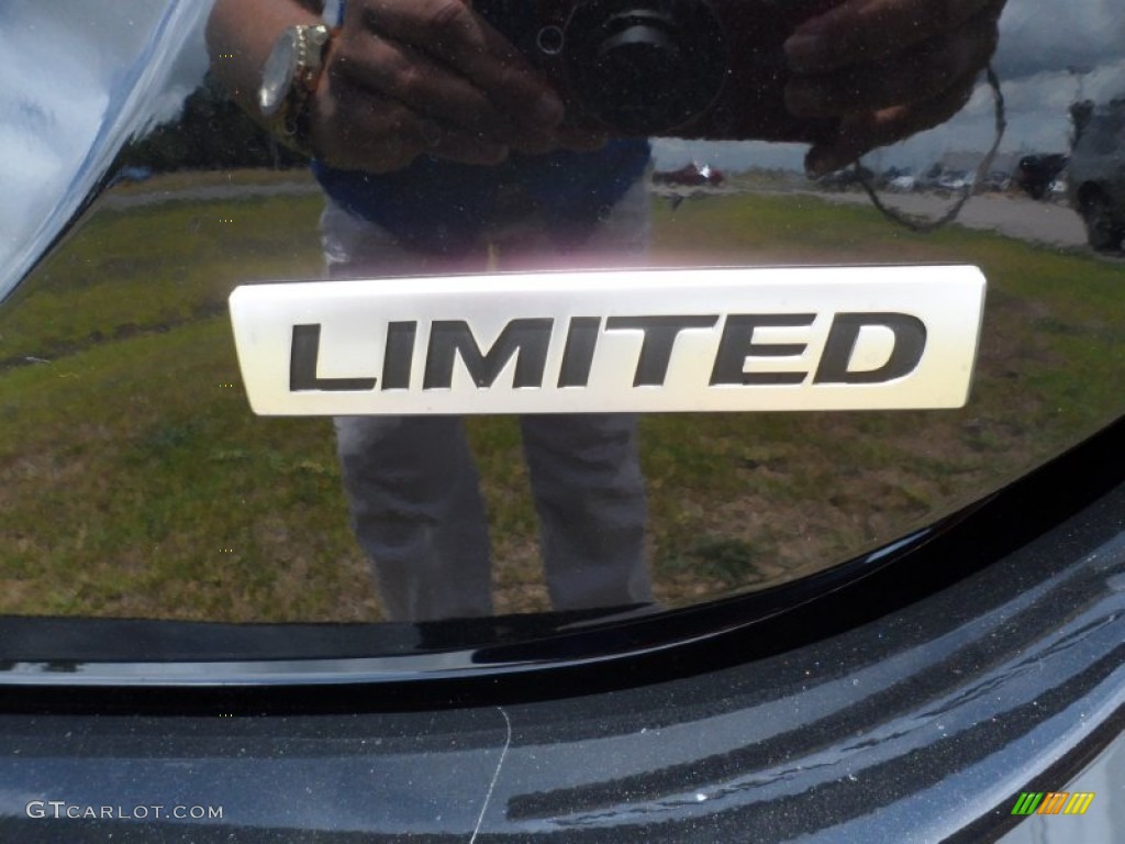2012 Hyundai Elantra Limited Marks and Logos Photo #50910349
