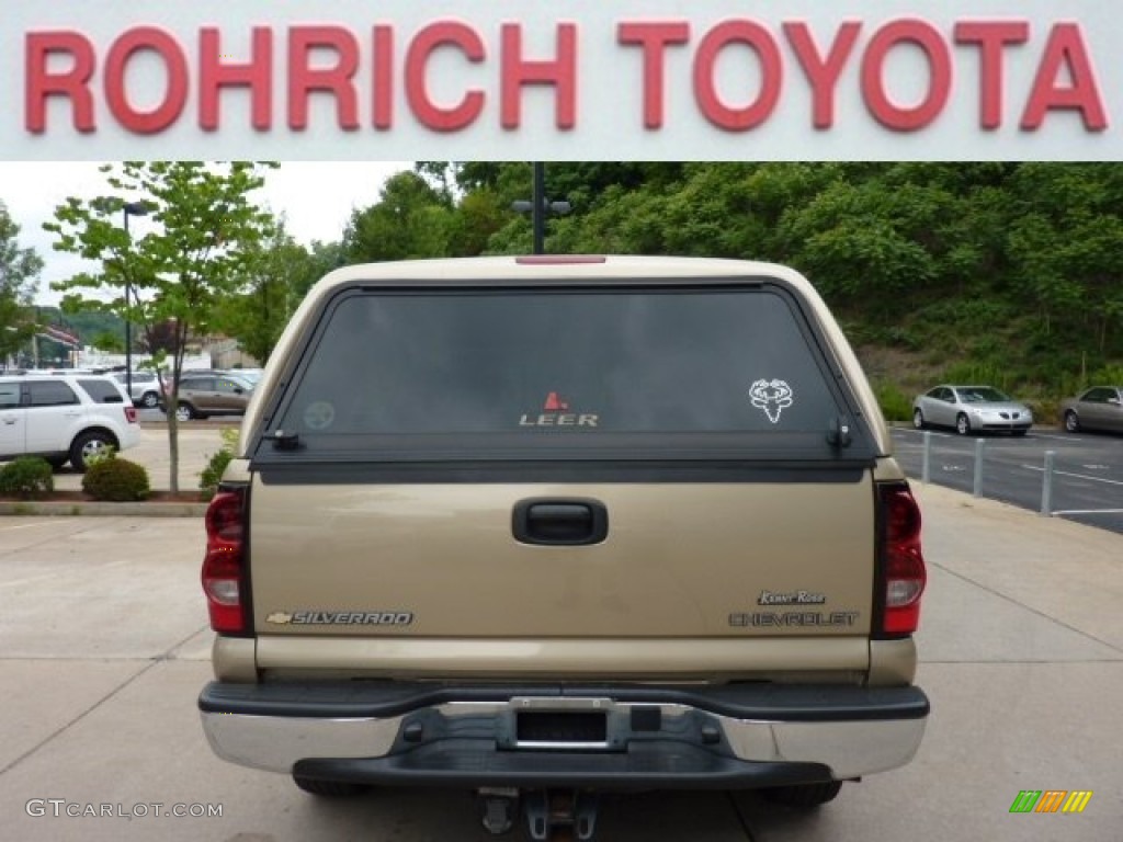 2005 Silverado 1500 Z71 Extended Cab 4x4 - Sandstone Metallic / Dark Charcoal photo #3