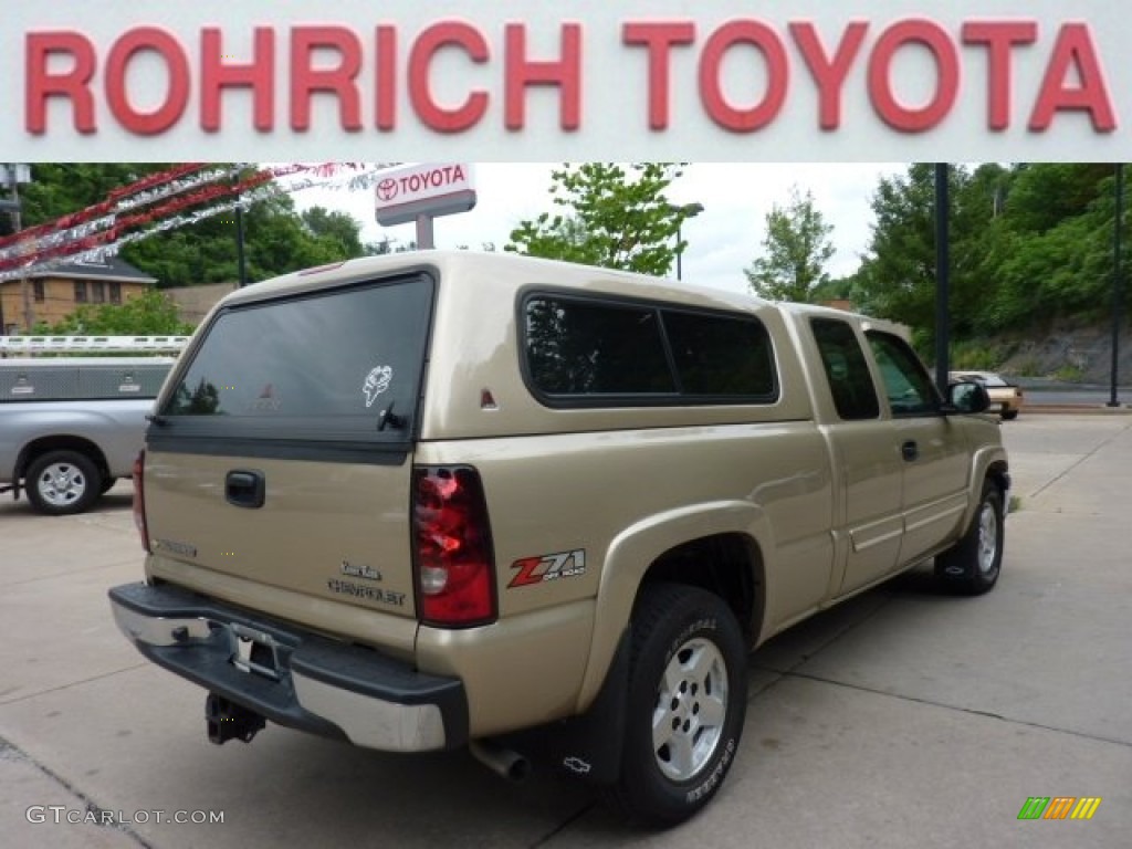 2005 Silverado 1500 Z71 Extended Cab 4x4 - Sandstone Metallic / Dark Charcoal photo #4