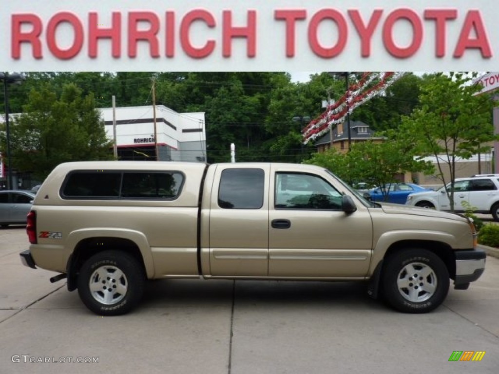 2005 Silverado 1500 Z71 Extended Cab 4x4 - Sandstone Metallic / Dark Charcoal photo #5