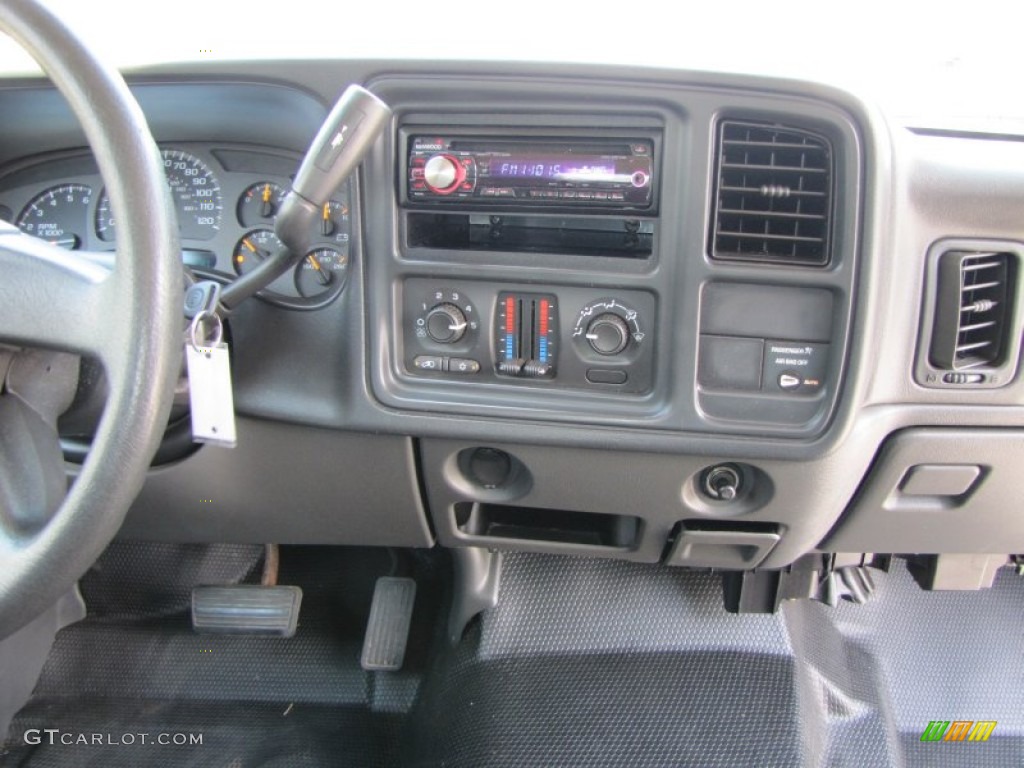 2004 Silverado 1500 LS Extended Cab - Victory Red / Dark Charcoal photo #16