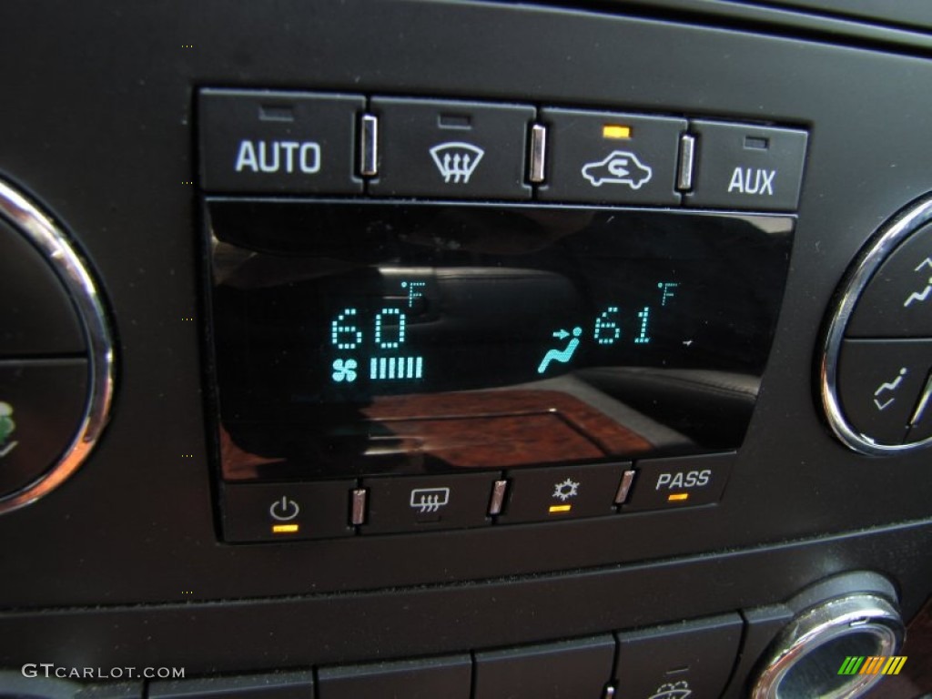 2007 Chevrolet Tahoe LTZ Controls Photo #50915454