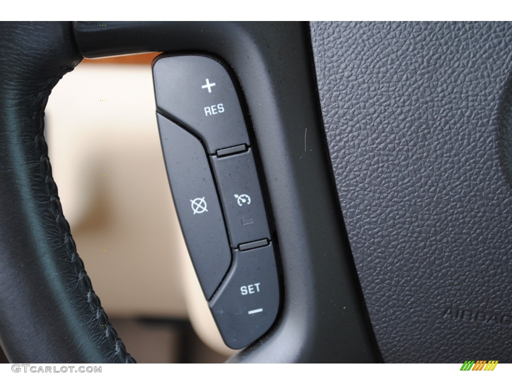 2007 Saturn Outlook XR AWD Controls Photo #50920335