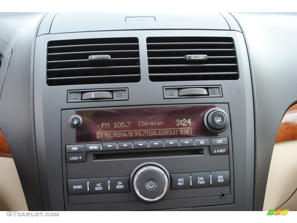 2007 Saturn Outlook XR AWD Controls Photo #50920413