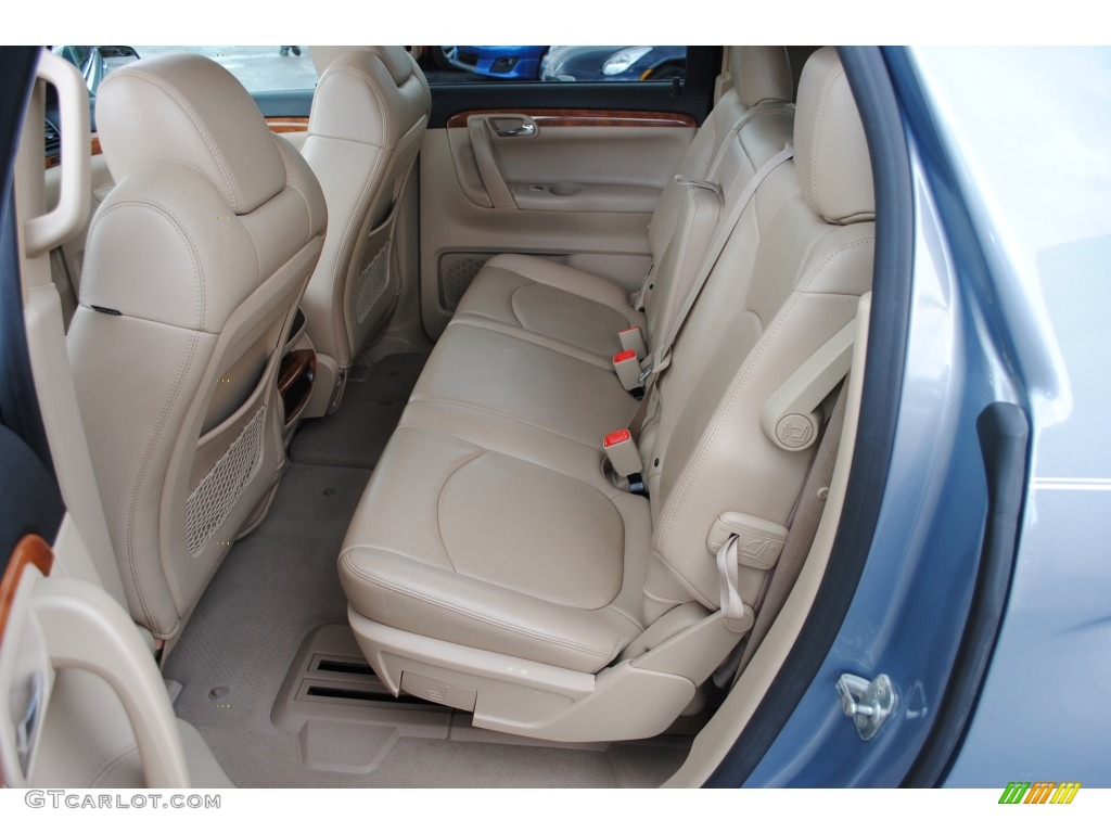 Tan Interior 2007 Saturn Outlook XR AWD Photo #50920542