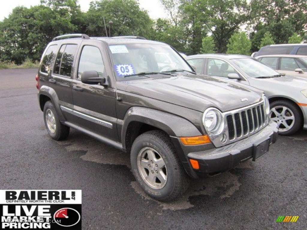 Dark Khaki Pearl Jeep Liberty