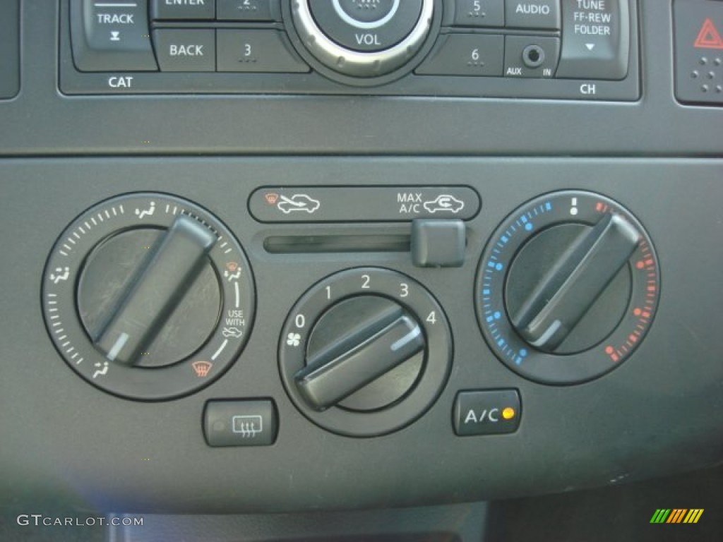 2010 Versa 1.8 SL Hatchback - Magnetic Gray Metallic / Charcoal photo #18