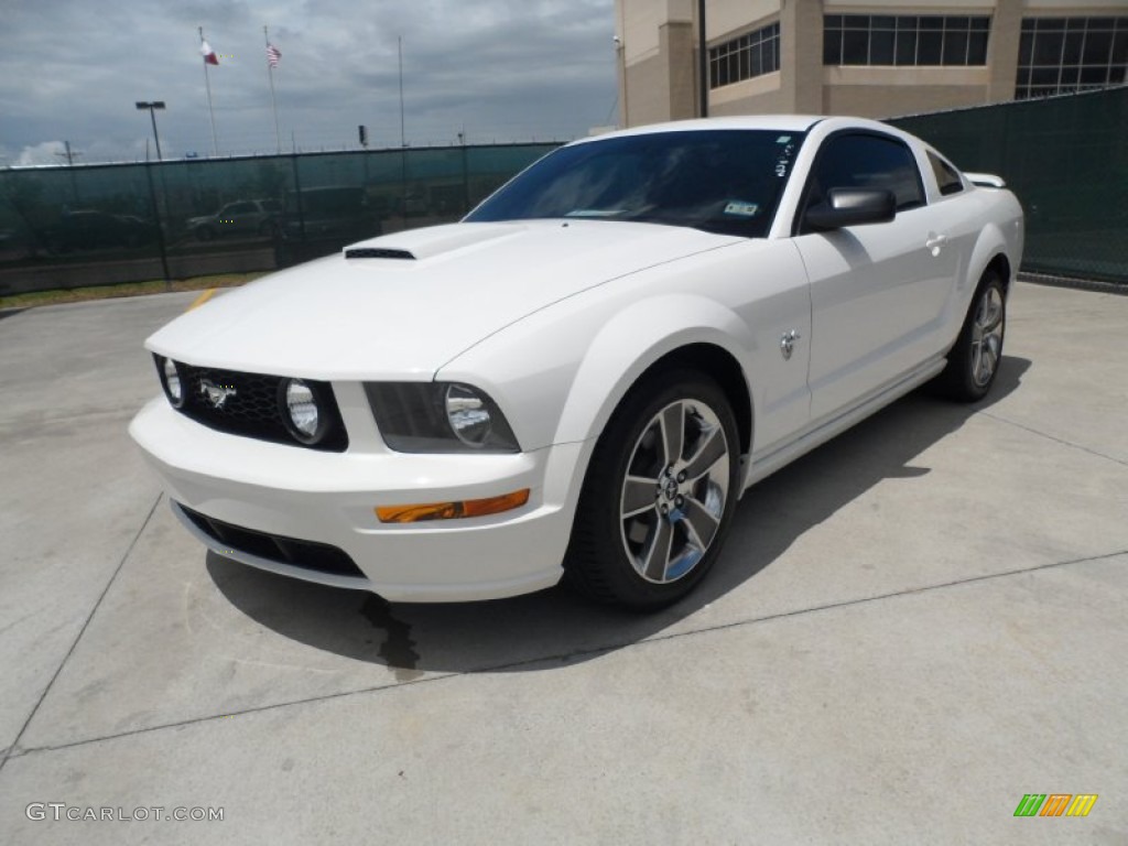Performance White 2009 Ford Mustang GT Coupe Exterior Photo #50925750