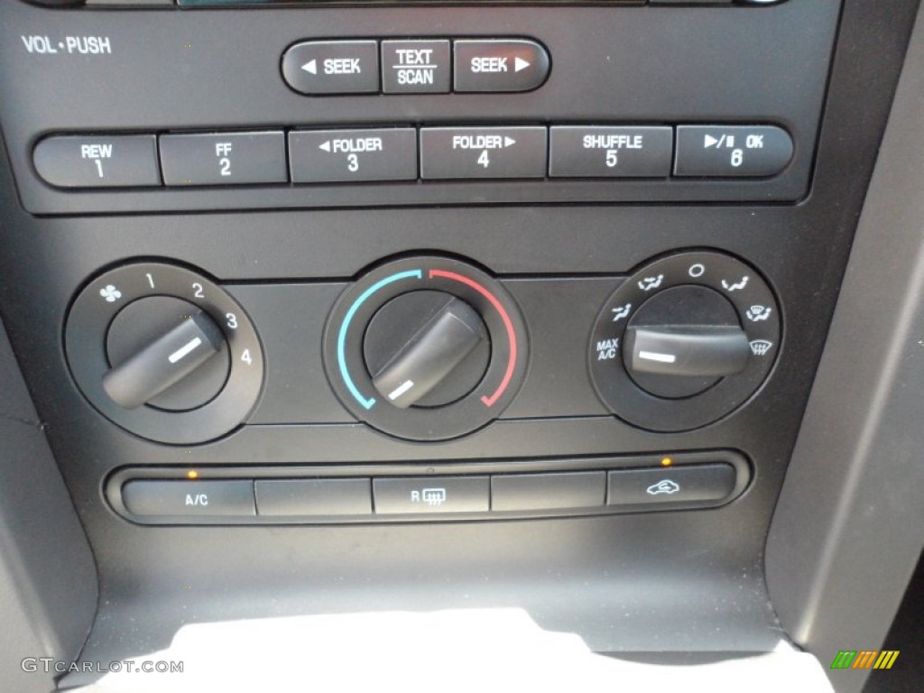 2009 Ford Mustang GT Coupe Controls Photo #50926173