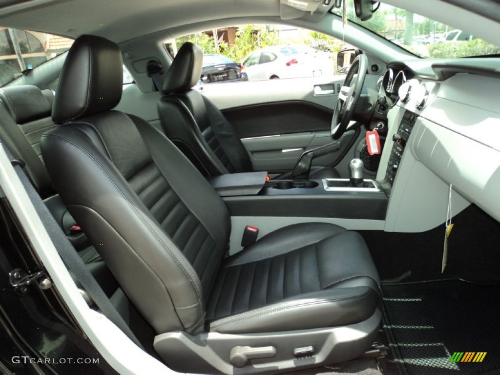 Black/Dove Accent Interior 2007 Ford Mustang GT Premium Coupe Photo #50928042