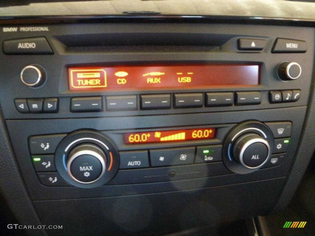 2010 BMW 1 Series 135i Coupe Controls Photo #50929995