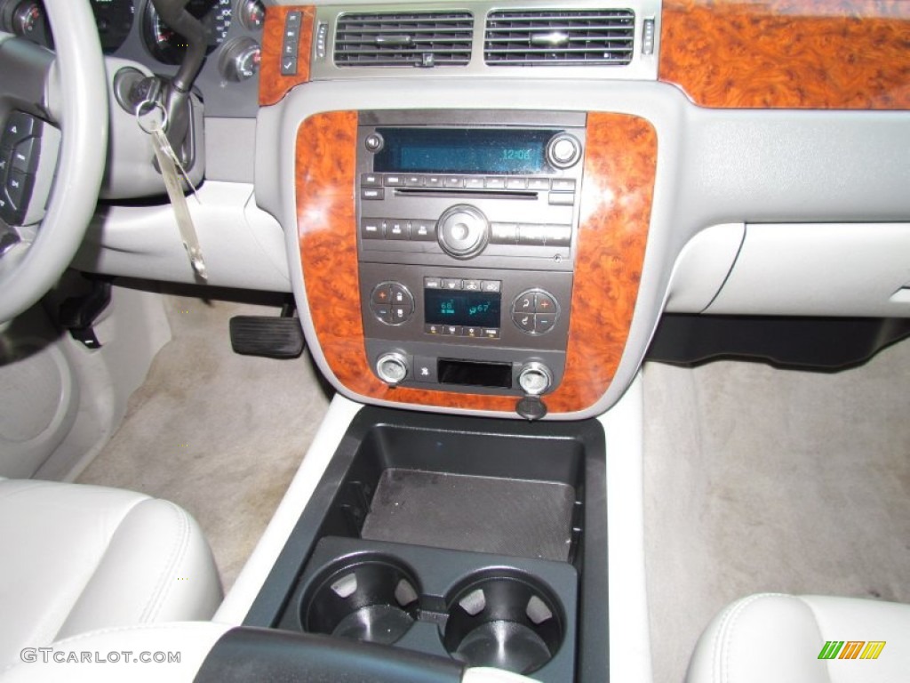 2007 Chevrolet Avalanche LT Controls Photo #50930370