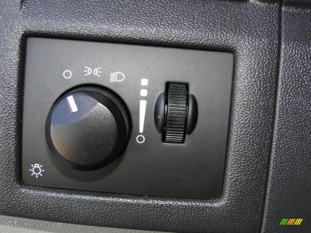 2008 Dodge Charger SE Controls Photo #50935779