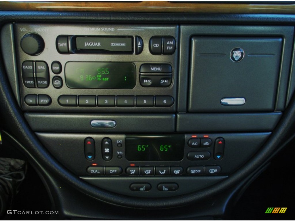 2002 S-Type 3.0 - Black / Charcoal photo #23