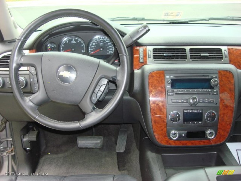 2007 Chevrolet Suburban 1500 LT 4x4 Ebony Dashboard Photo #50939898