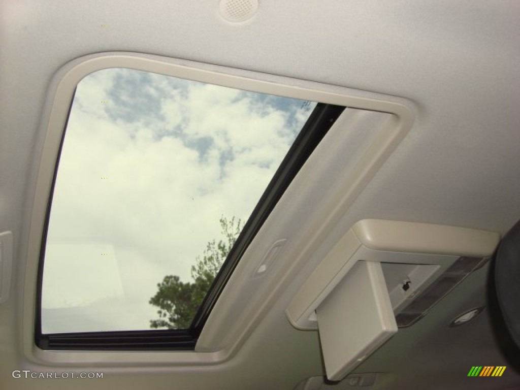 2007 Chevrolet Suburban 1500 LT 4x4 Sunroof Photo #50939913