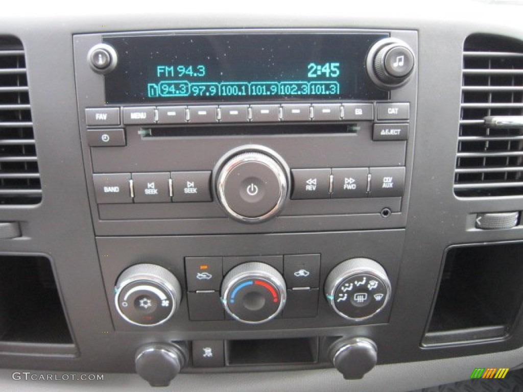 2011 Chevrolet Silverado 1500 LS Crew Cab 4x4 Controls Photo #50940714