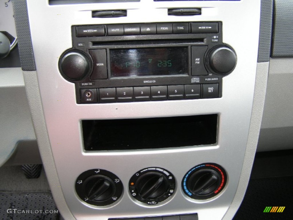 2007 Dodge Caliber SXT Controls Photo #50941218