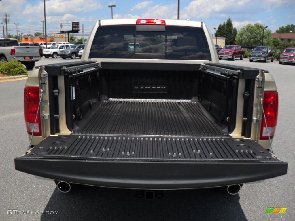 2011 Ram 1500 Big Horn Crew Cab 4x4 - White Gold / Light Pebble Beige/Bark Brown photo #18