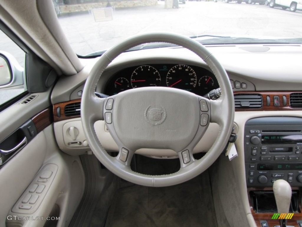 2001 Cadillac Seville SLS Oatmeal Steering Wheel Photo #50943111