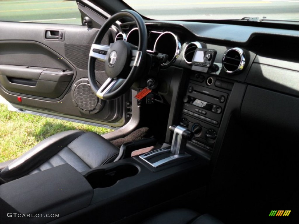 2006 Mustang GT Premium Coupe - Tungsten Grey Metallic / Dark Charcoal photo #20