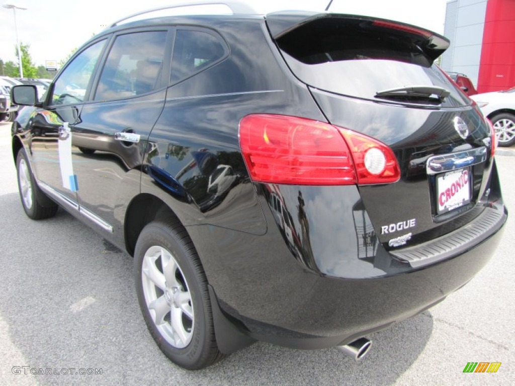 2011 Rogue SV - Wicked Black / Black photo #3