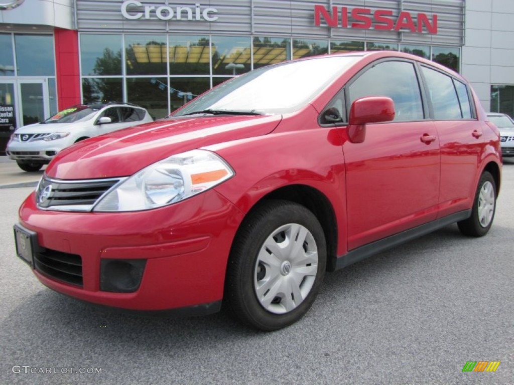 2010 Versa 1.8 S Hatchback - Red Alert / Charcoal photo #1