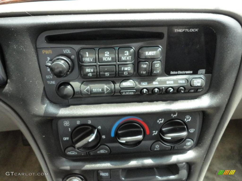 2000 Chevrolet Malibu LS Sedan Controls Photo #50952291