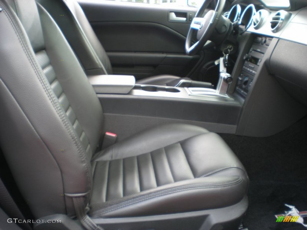 2006 Mustang GT Premium Coupe - Satin Silver Metallic / Dark Charcoal photo #23