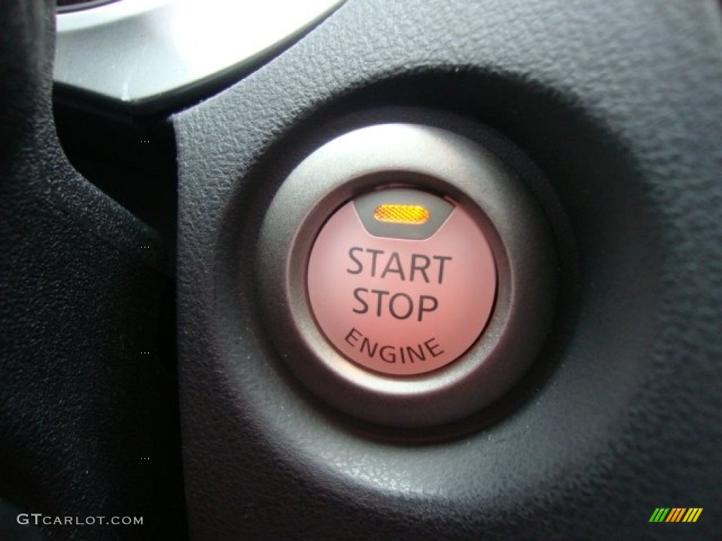 2011 Nissan Juke SL AWD Controls Photo #50958174