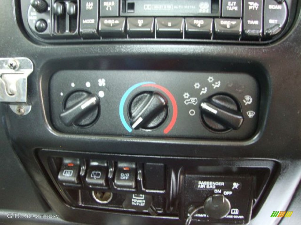 2004 Wrangler Sport 4x4 Right Hand Drive - Stone White / Dark Slate Gray photo #17