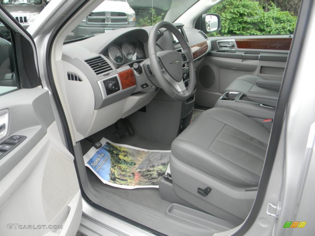 Medium Slate Gray/Light Shale Interior 2009 Chrysler Town & Country Touring Photo #50959542