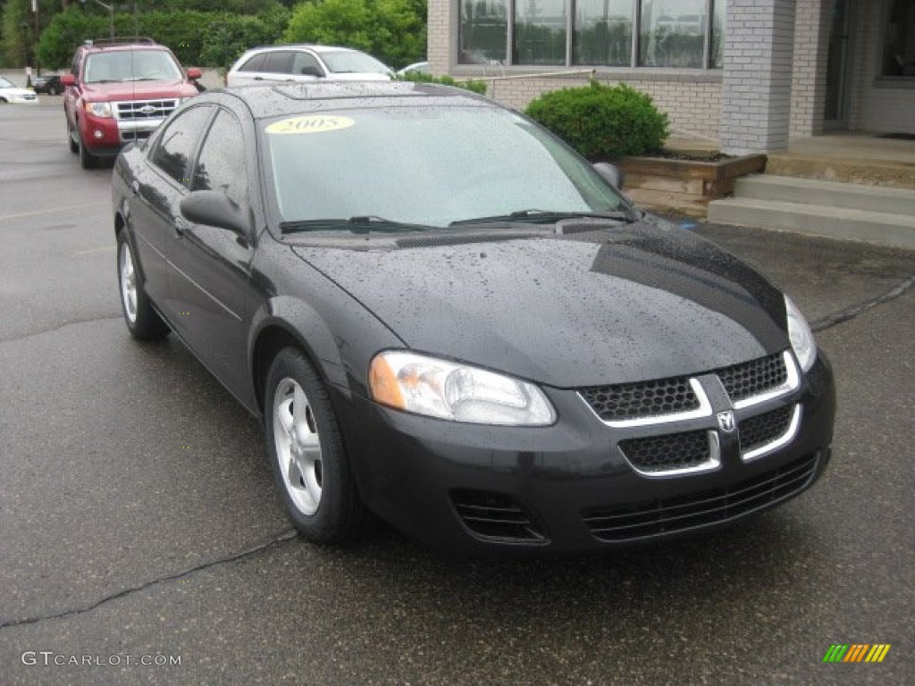 2005 Stratus SXT Sedan - Brilliant Black / Dark Slate Gray photo #1