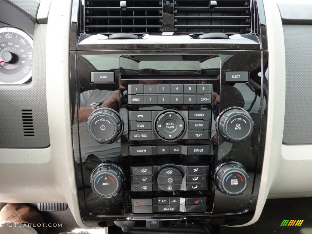 2011 Ford Escape Hybrid 4WD Controls Photo #50964123