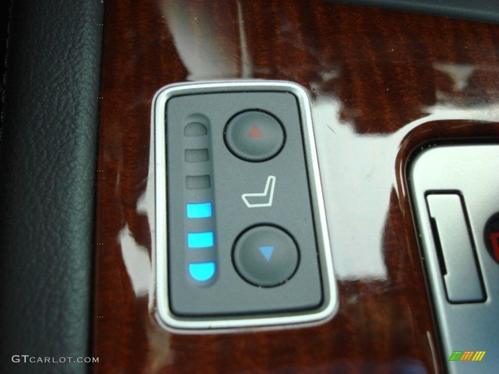 2010 Acura RL Technology Controls Photo #50967348