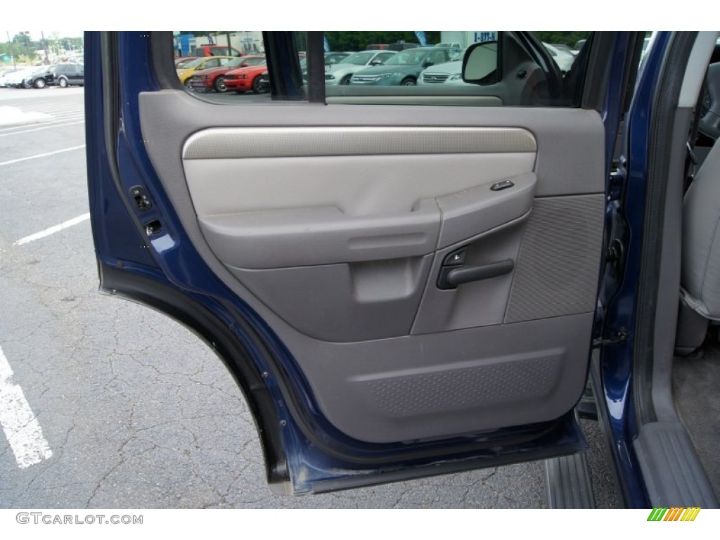 2004 Explorer XLT 4x4 - Dark Blue Pearl Metallic / Graphite photo #9