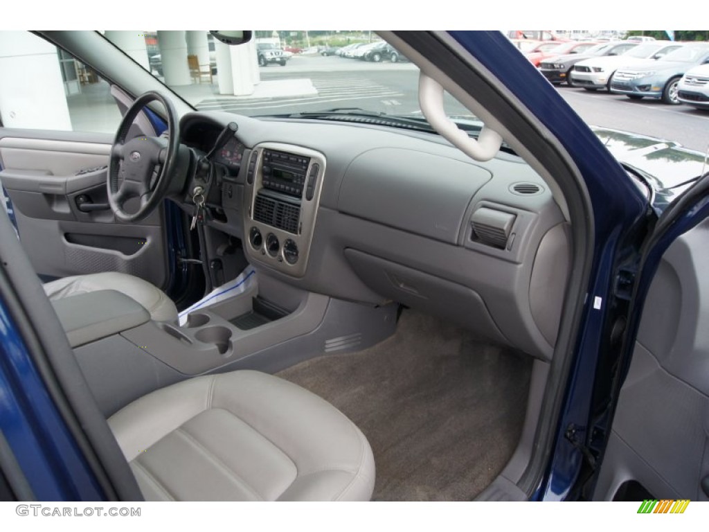 2004 Explorer XLT 4x4 - Dark Blue Pearl Metallic / Graphite photo #15