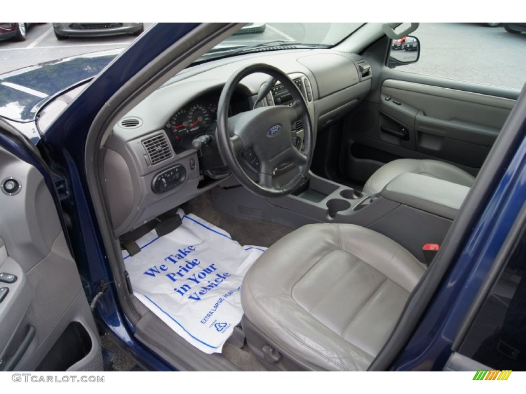 2004 Explorer XLT 4x4 - Dark Blue Pearl Metallic / Graphite photo #26