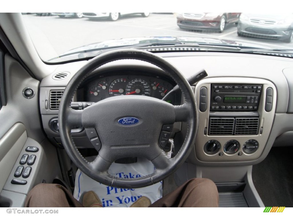 2004 Explorer XLT 4x4 - Dark Blue Pearl Metallic / Graphite photo #32