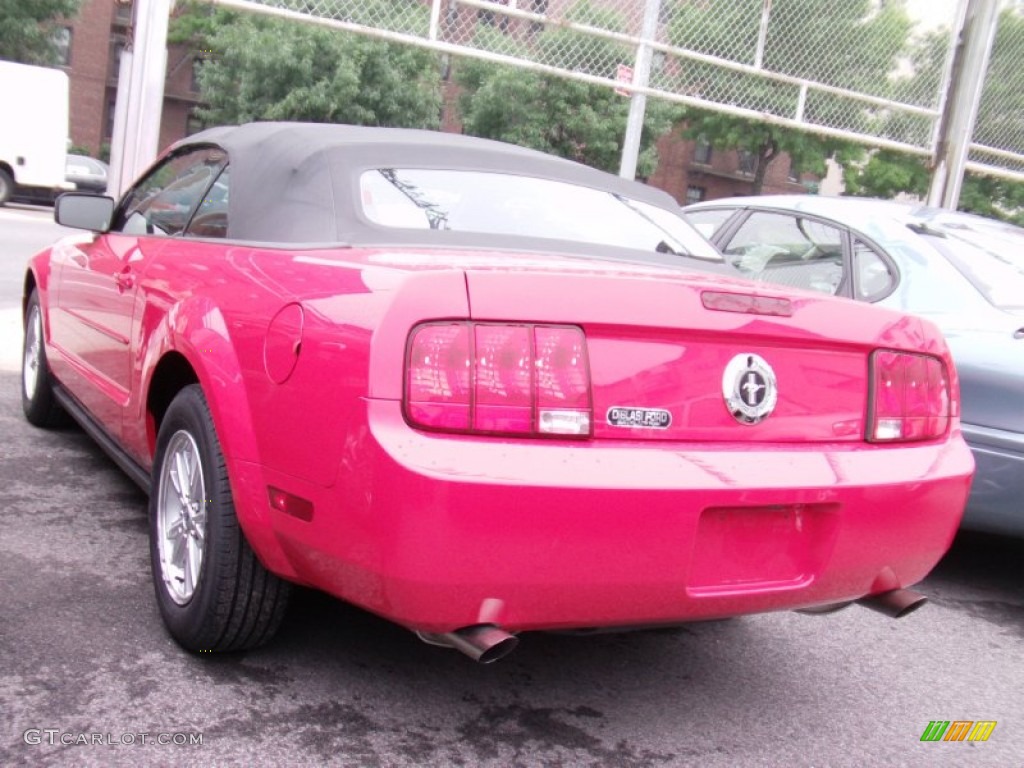 2007 Mustang V6 Deluxe Convertible - Torch Red / Dark Charcoal photo #2