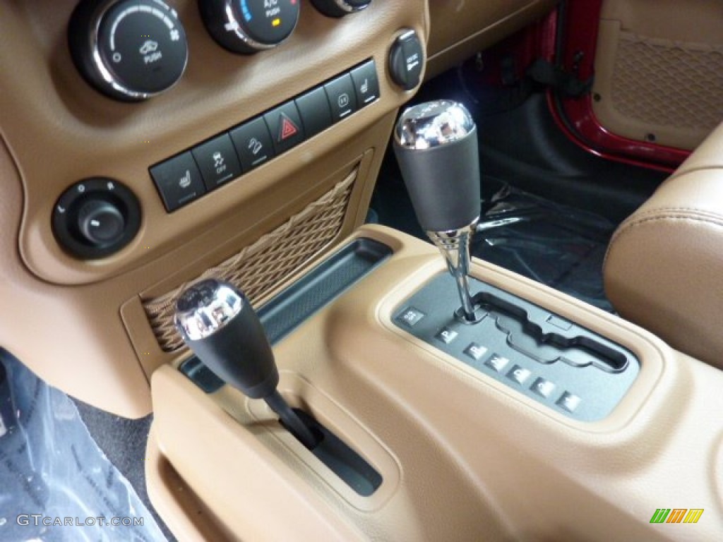 2011 Jeep Wrangler Sahara 4x4 4 Speed Automatic Transmission Photo #50971827