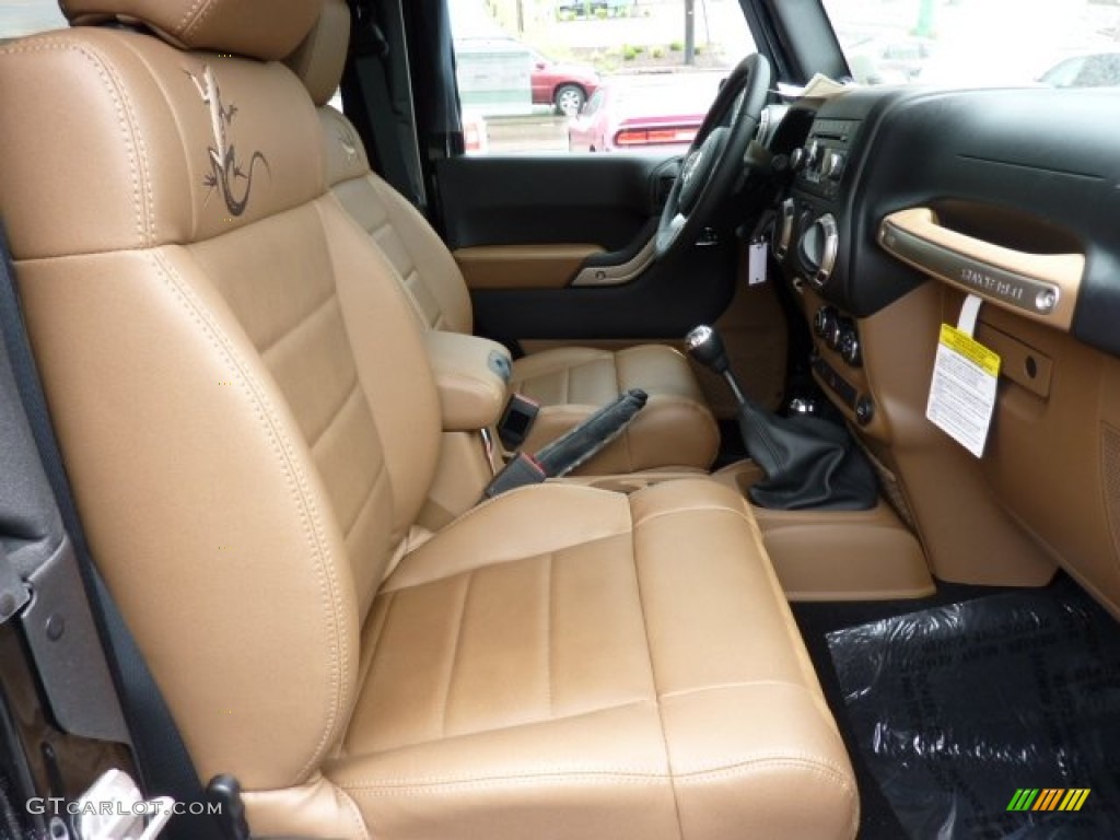 2011 Wrangler Mojave 4x4 - Black / Black/Dark Saddle photo #13
