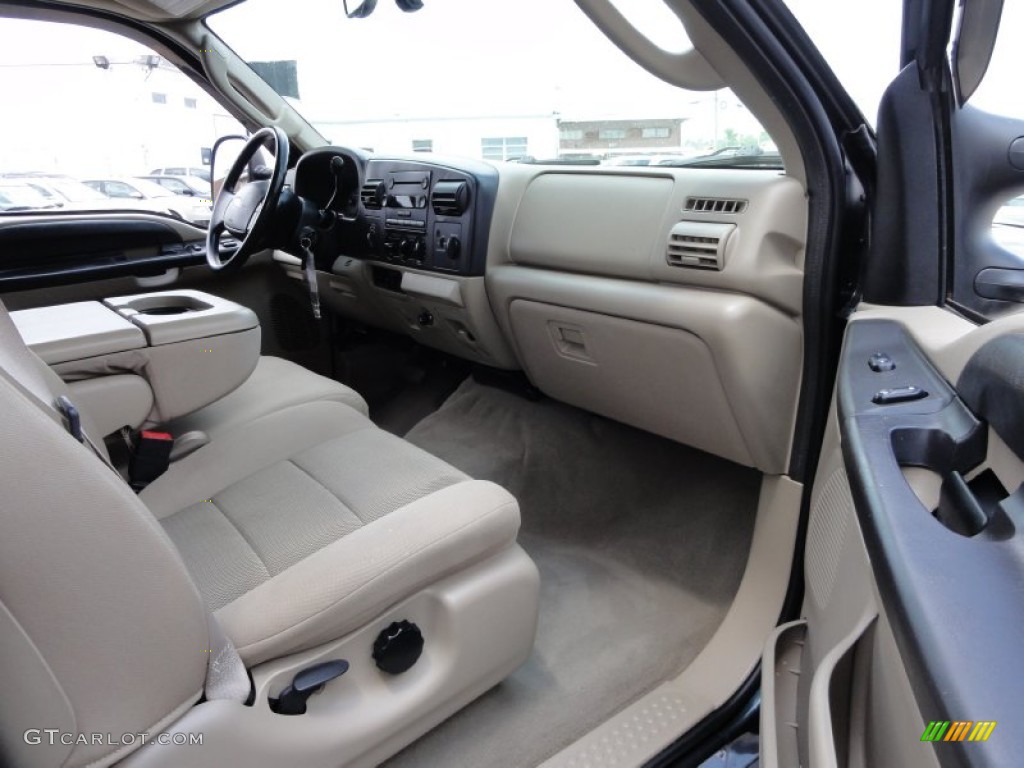 Tan Interior 2005 Ford F250 Super Duty XLT SuperCab 4x4 Photo #50974563